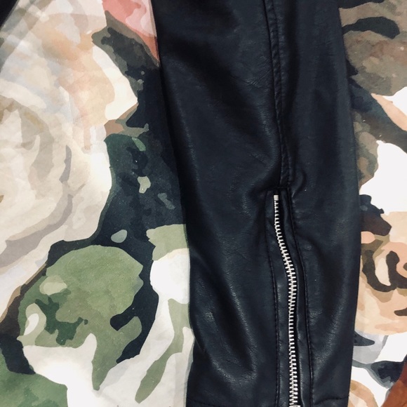 Leather Jacket - Picture 6 of 7